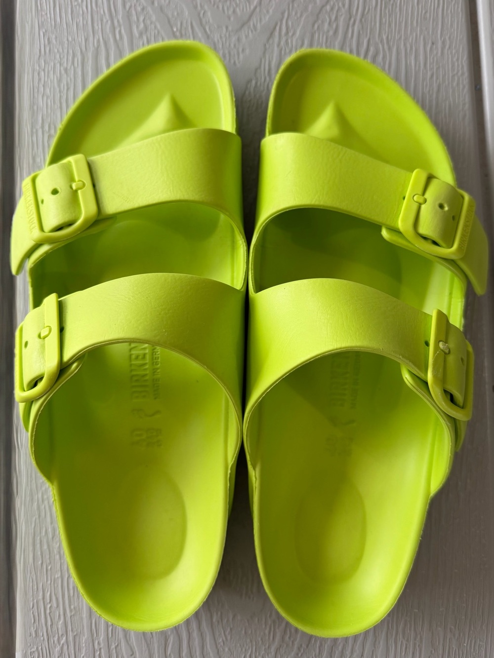 Birkenstock Women’s Arizona Eva Sandal Lime size 40. Like new
